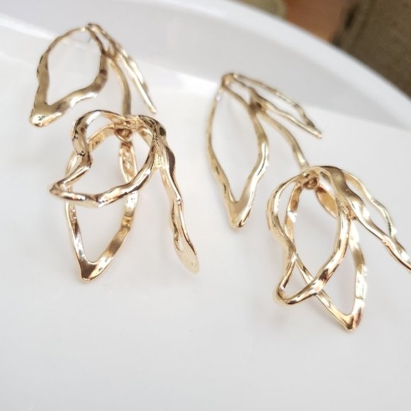 ✨Anthro Tulip Earrings✨ - Picture 4 of 10